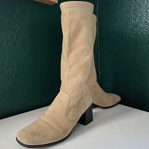 Suede Tan boots 👢
